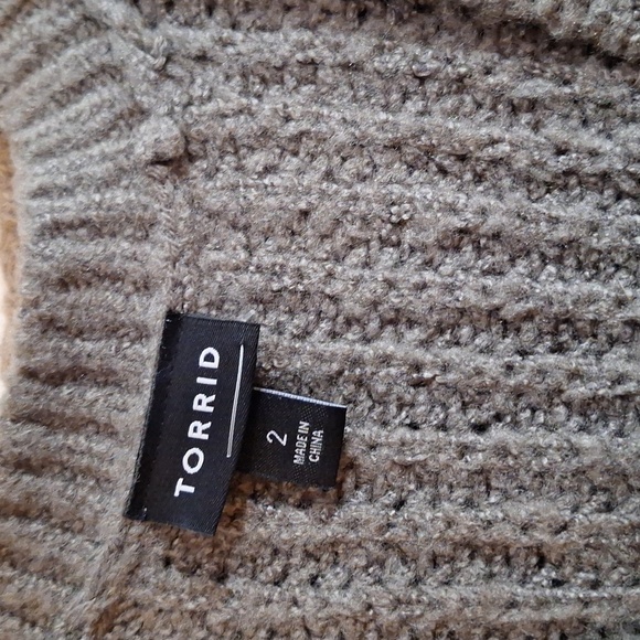 Torrid women's size 2 sweater - Picture 5 of 8